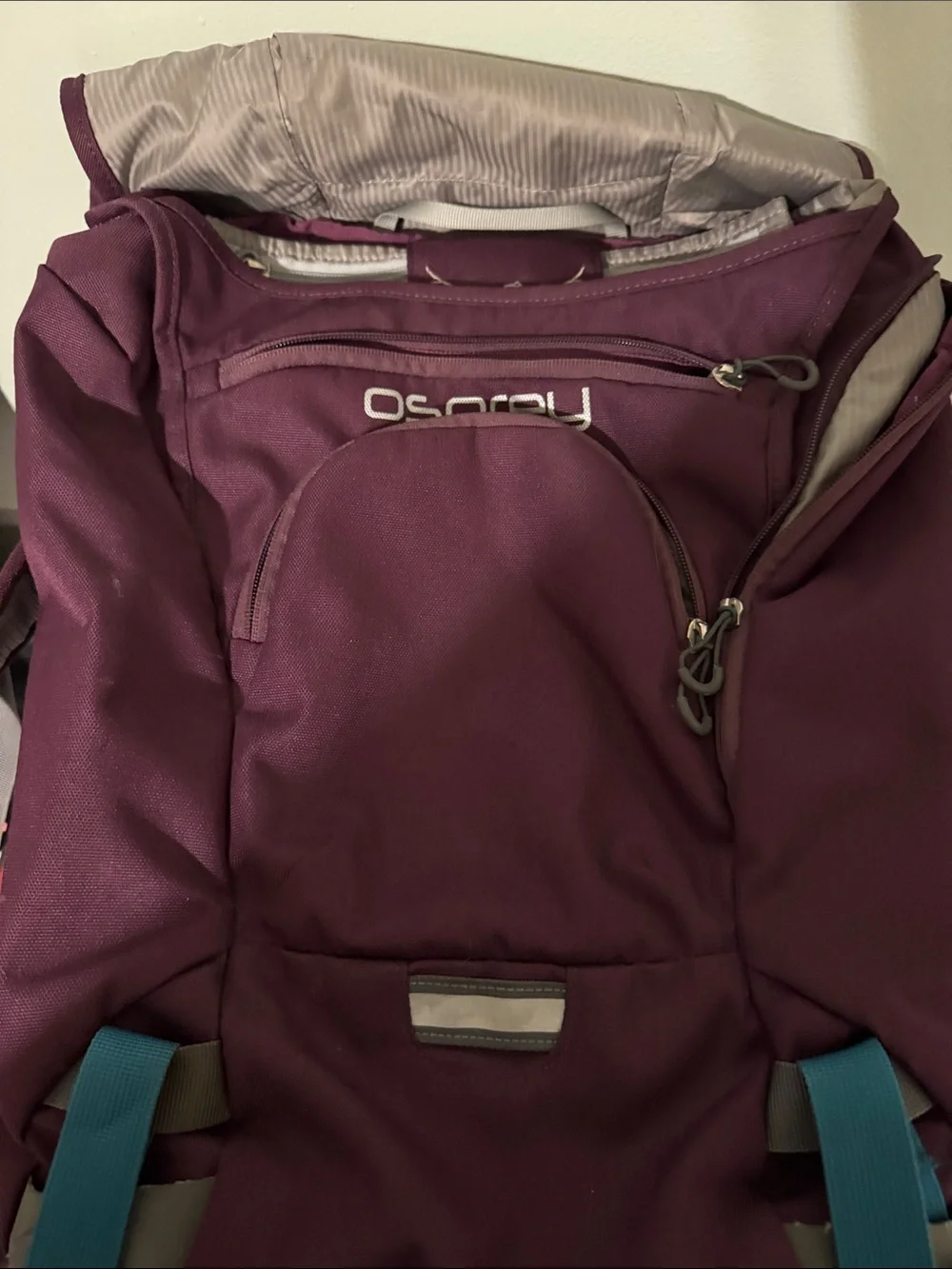 OSPREY Flap Jill Plum and Gray Daypack